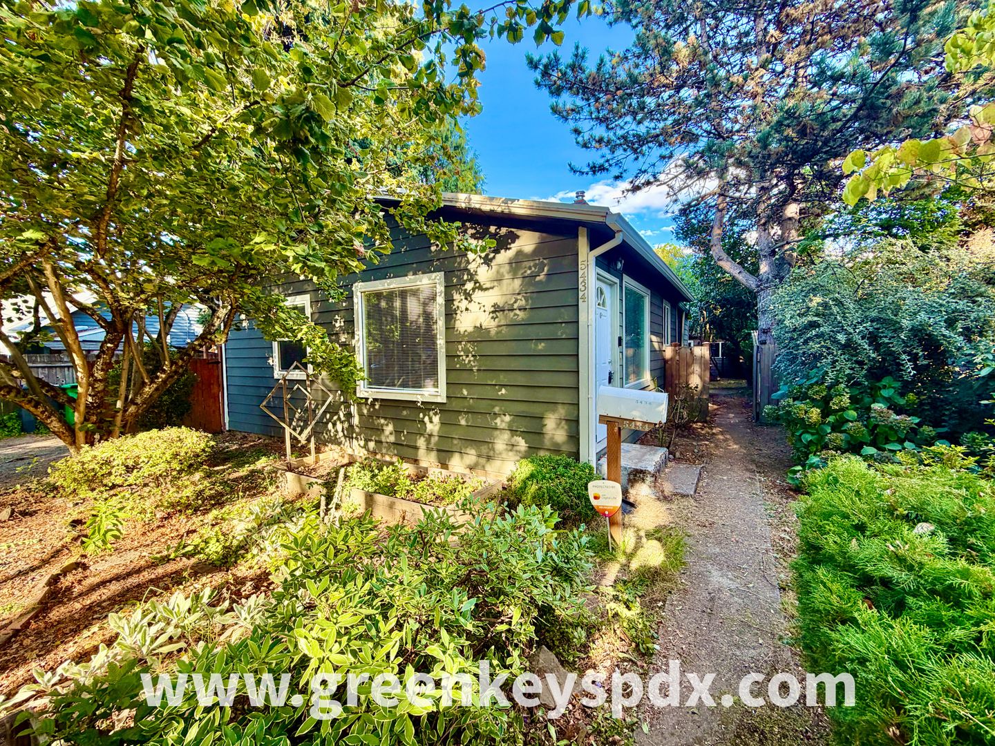 Portland House: 5434 Southeast 20th Avenue
