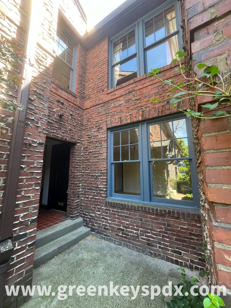 Portland Condo: 2182 NW Hoyt Street