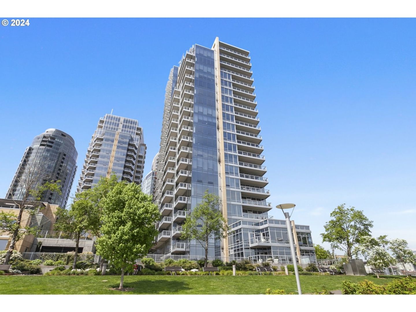 Portland Condo: 3570 S River Pkwy