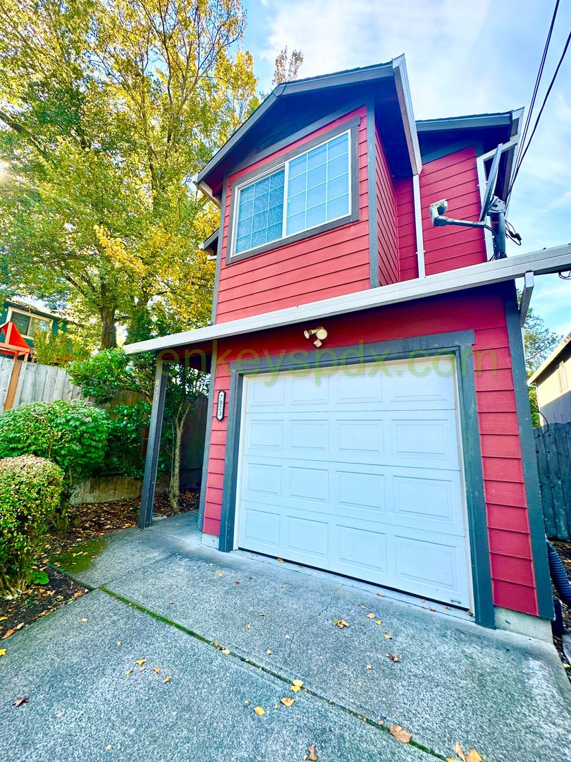 Portland House: 7023 NE 6th Ave