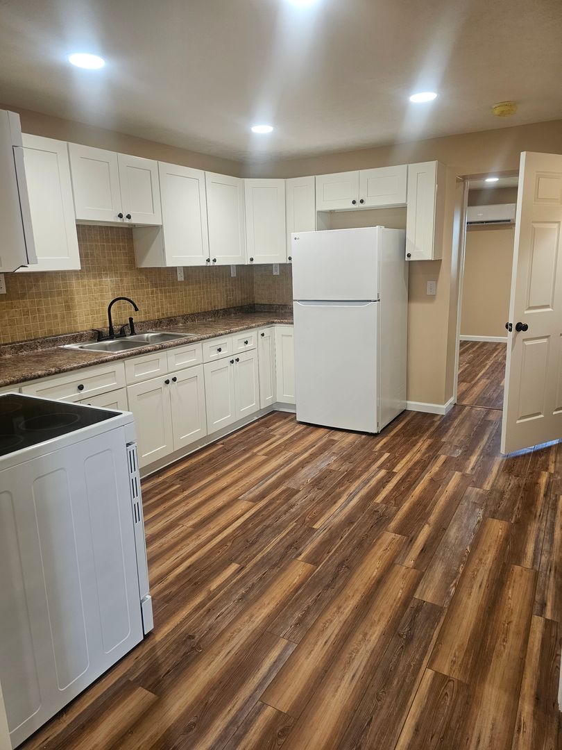 East Freedom Apartment: 136 Devecchis St Apt 5 East Freedom PA 16637