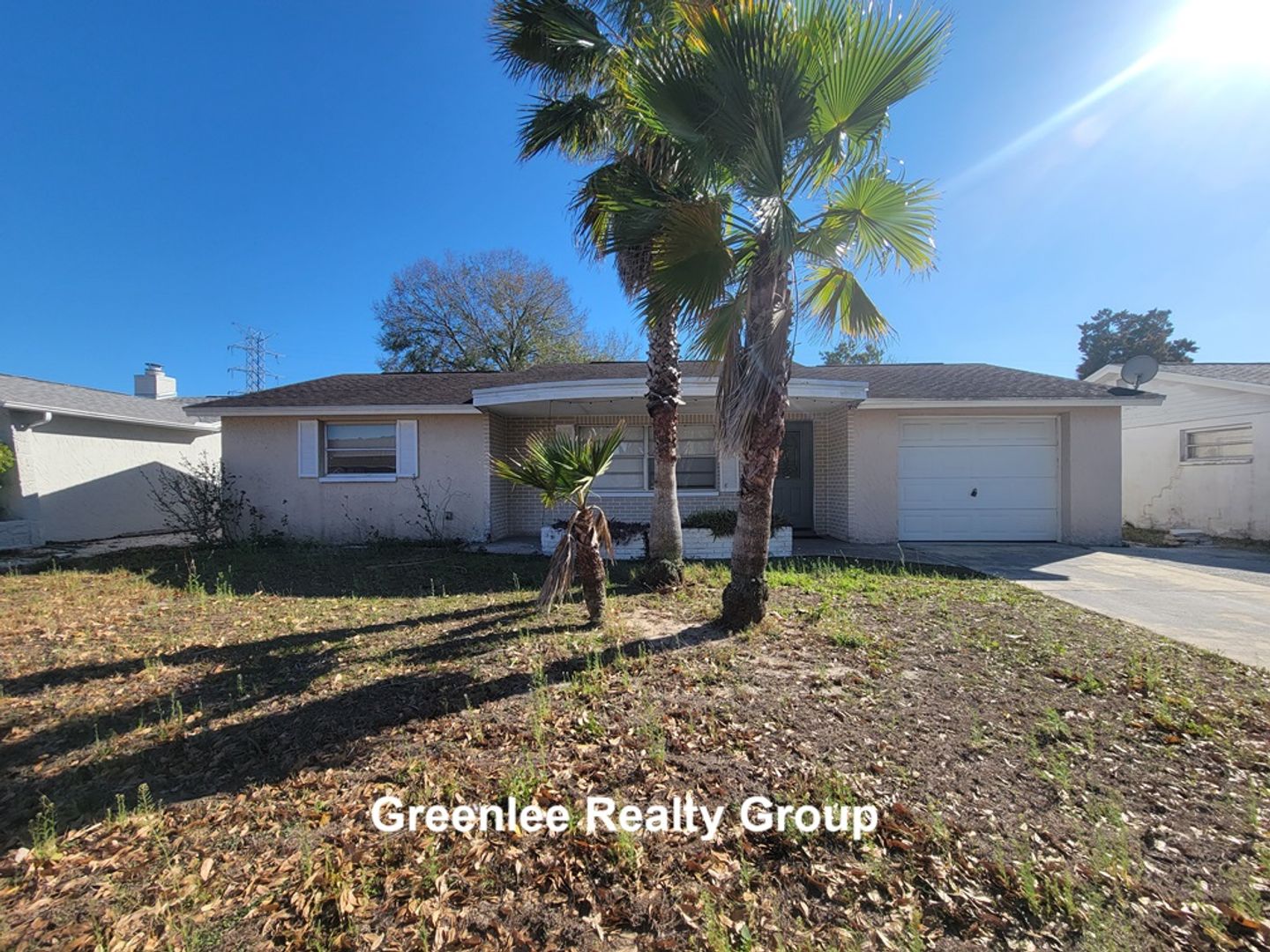 Holiday House: 5912 Della Dr.