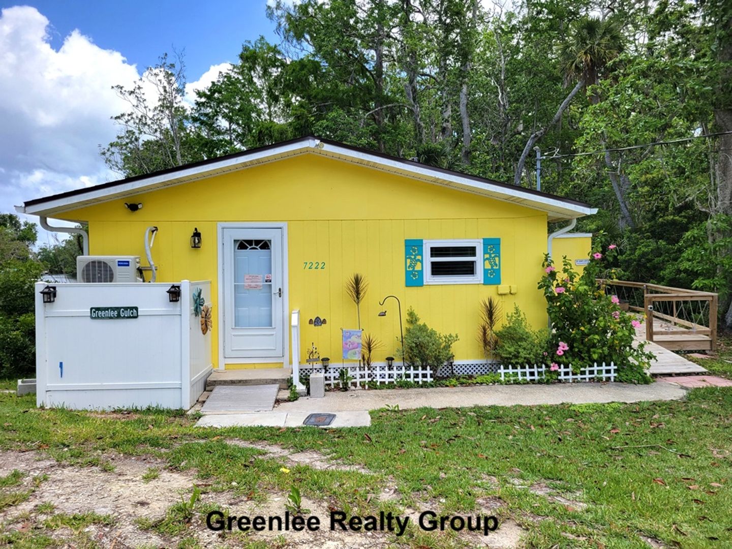 Weeki Wachee House: 7222 Tropical Dr.