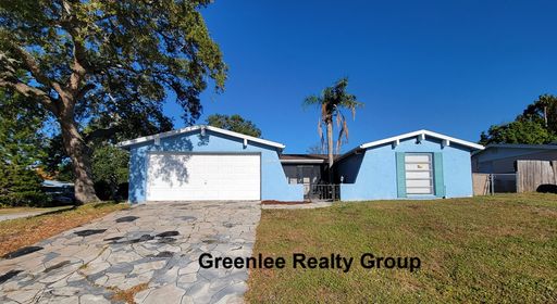 Spacious 2 Bedroom/ 2 Bath Home on a Large Corner Lot! – photo 1