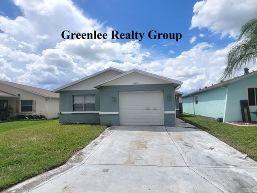 Spacious 3 Bedroom/2 Bathroom Home in Hudson -Pet Friendly!