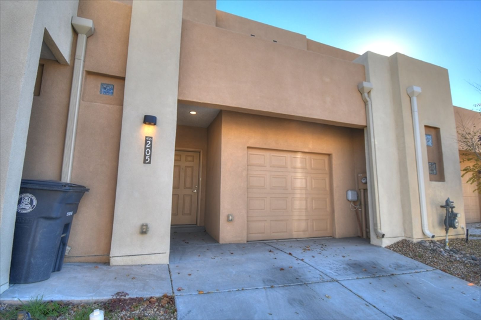 Albuquerque House: 205 San Clemente NW