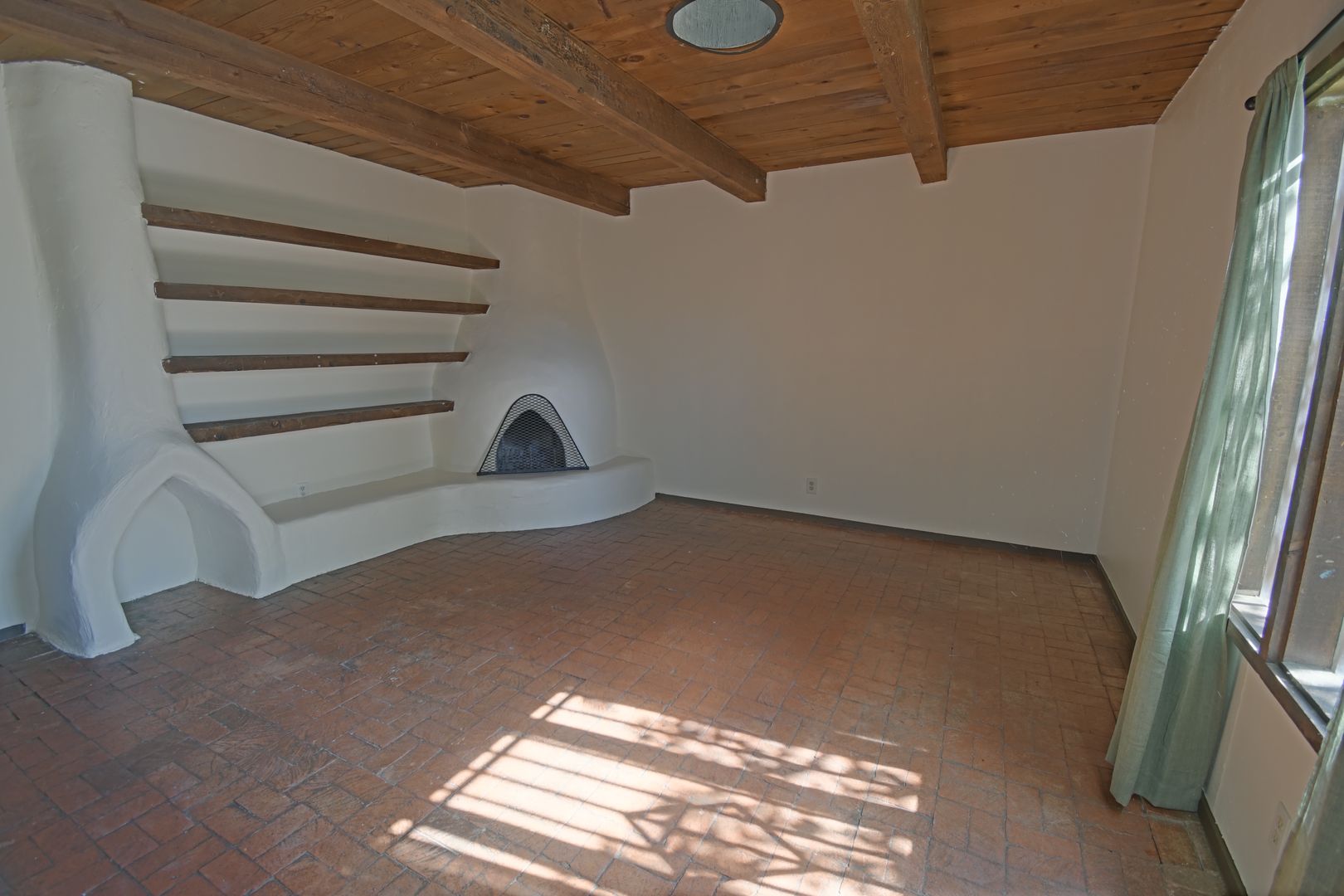 Albuquerque Apartment: 237 Chama