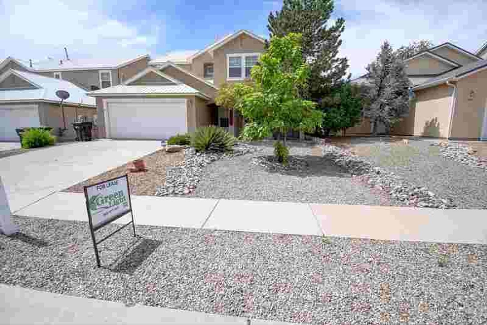 Albuquerque House: 2011 Dillon Drive