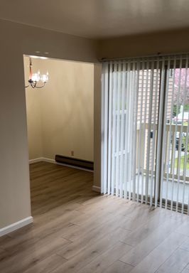2 Bedroom 1 Bath 1 Month free rent on a 12 month lease. – photo 1