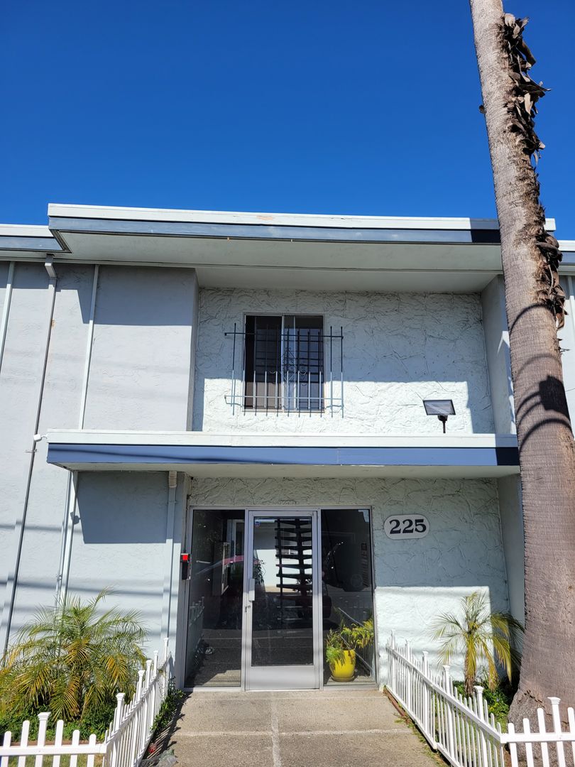 Richmond Apartment: 203-205-225 16th Street