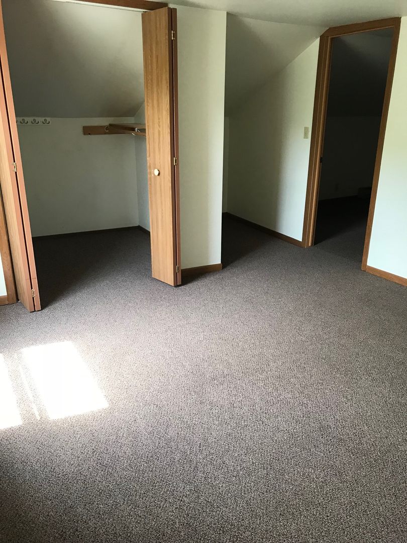 438 Broadway St, Eau Claire, WI 54703