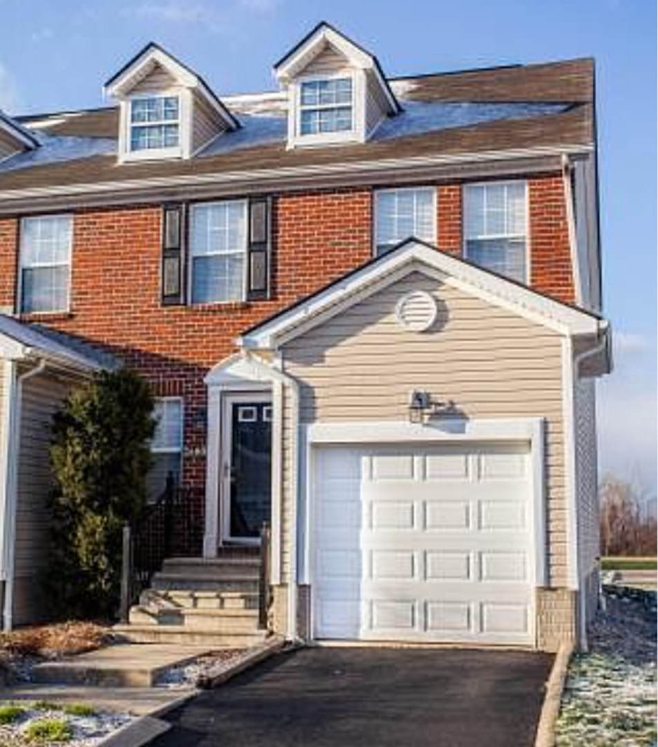 Powell House: 2680 Sawmill Reserve Dr