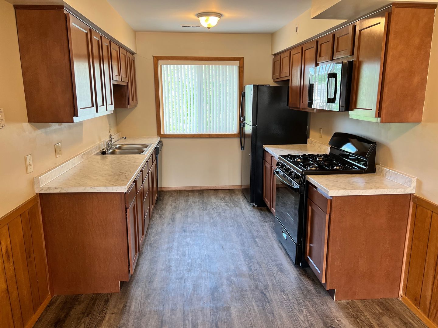 Grand Rapids Apartment: 1960 Burton St SE