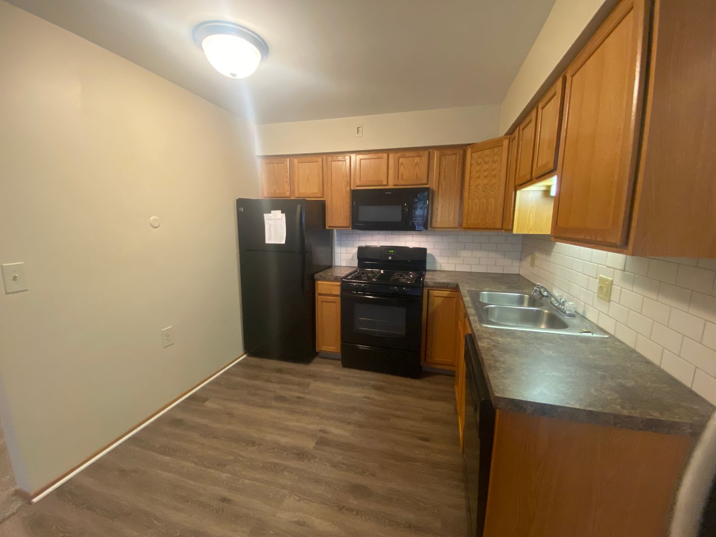 Grand Rapids Apartment: 1960 Burton St SE