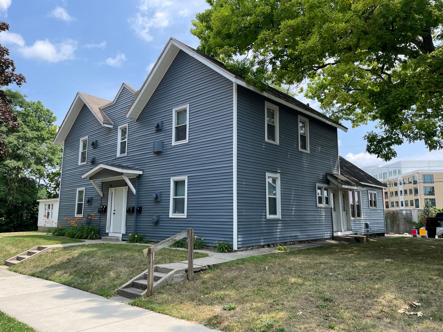 Grand Rapids Apartment: 28 Gold Ave SW