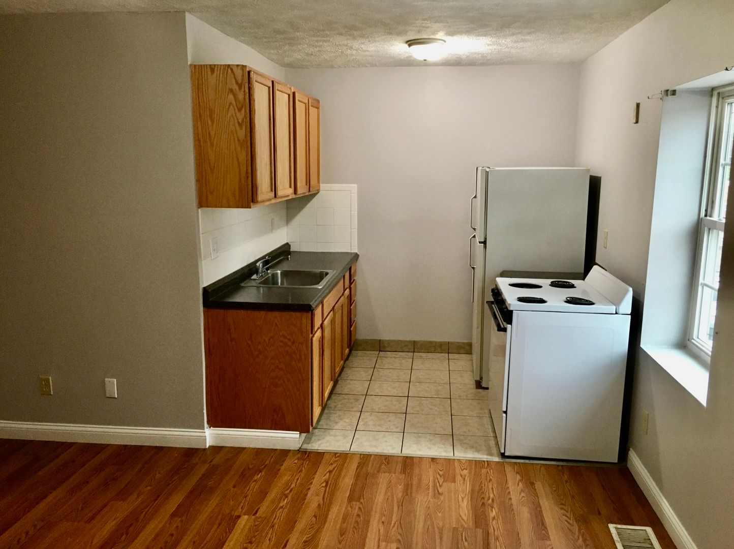 Cedar Springs Apartment: 30 S Main St NE