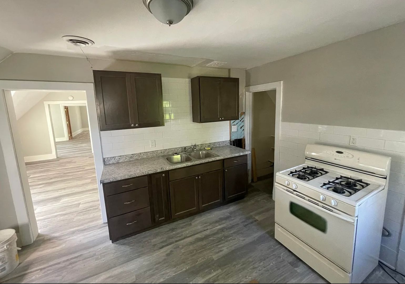 Grand Rapids Apartment: 811 Park St SW