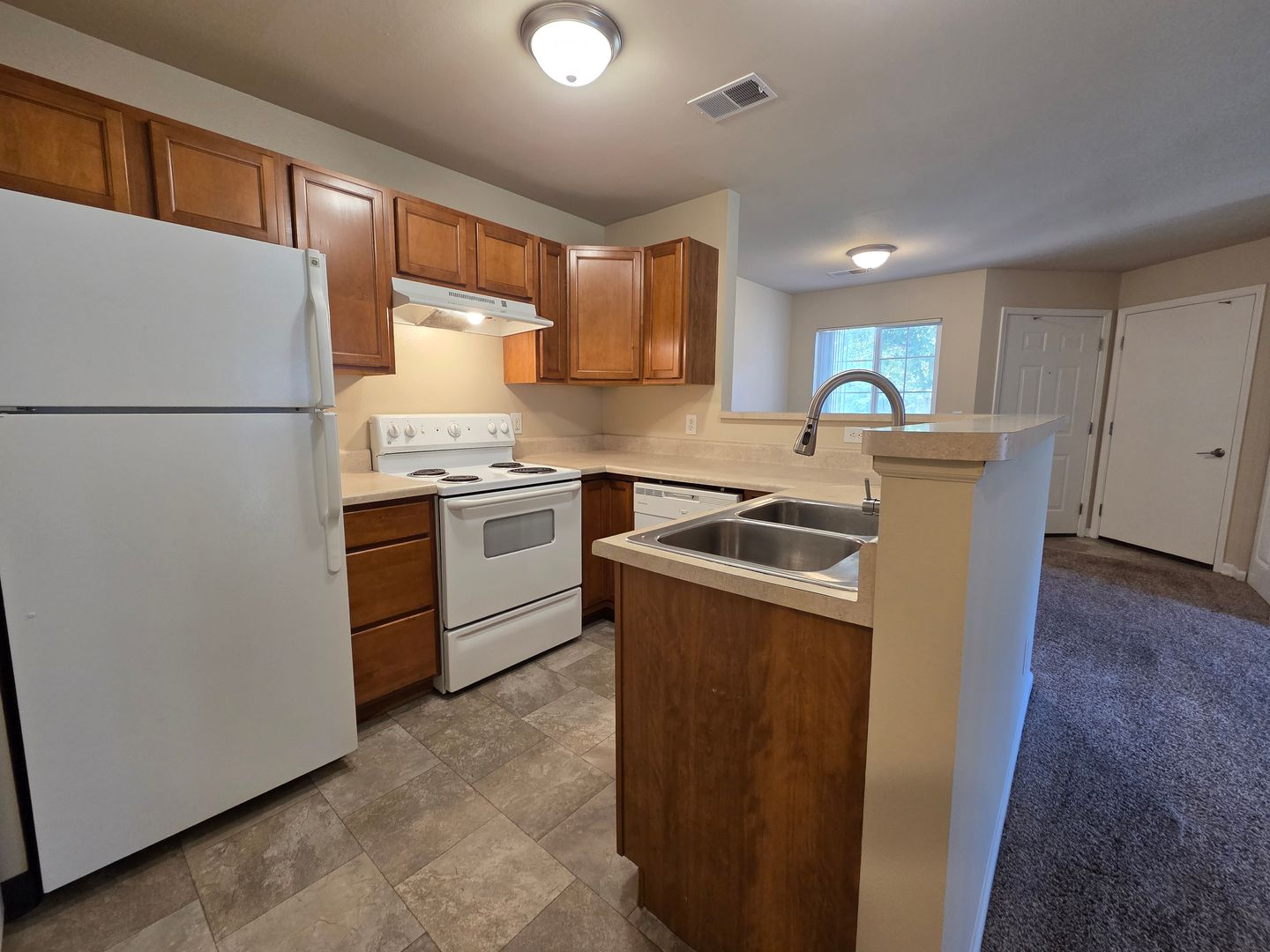 Grandville Apartment: 5943 8th Ave