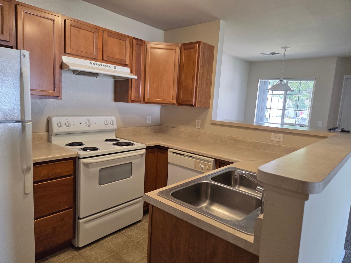 Grandville Apartment: 5943 8th Ave