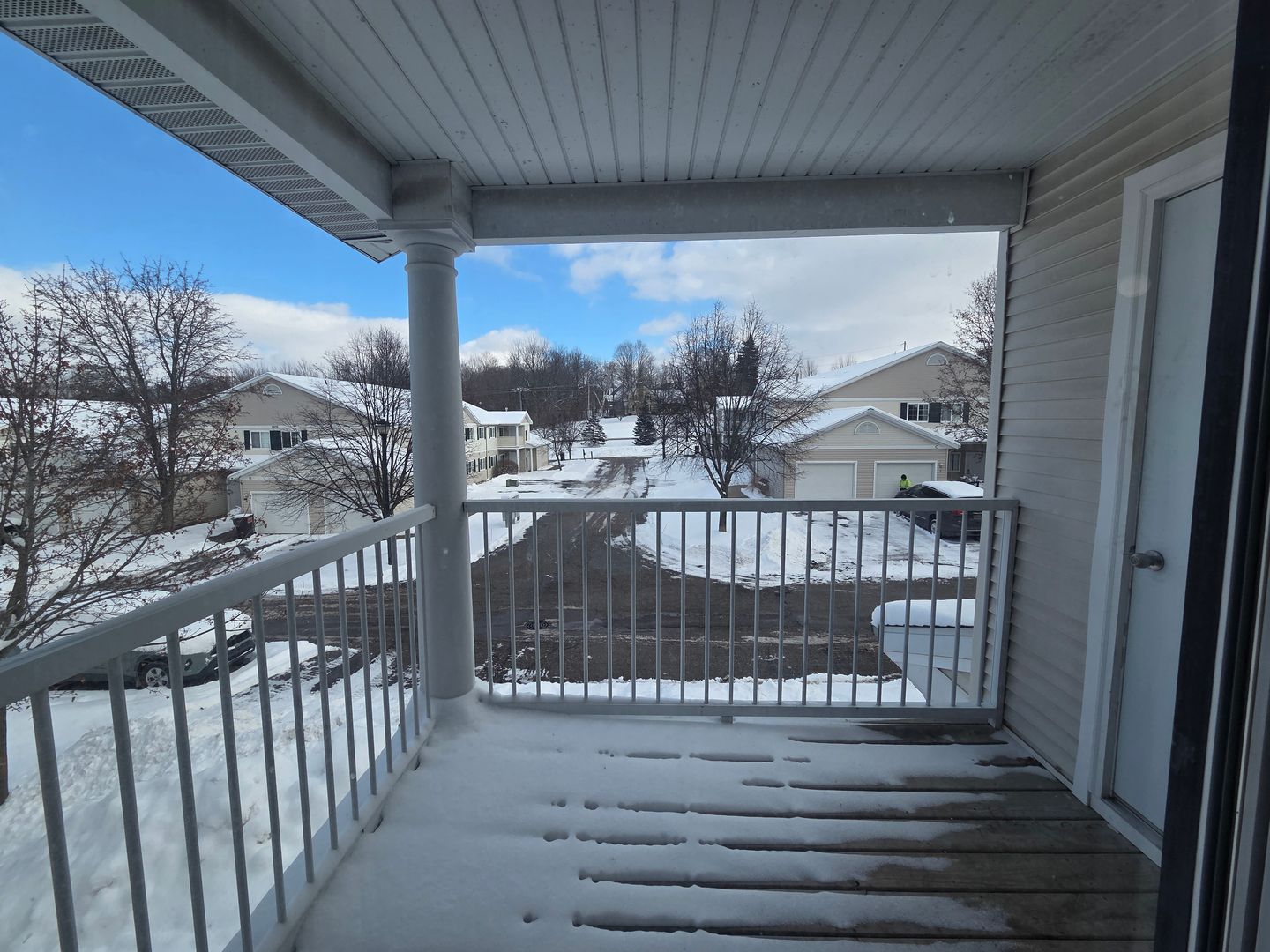 Grandville Apartment: 5943 8th Ave