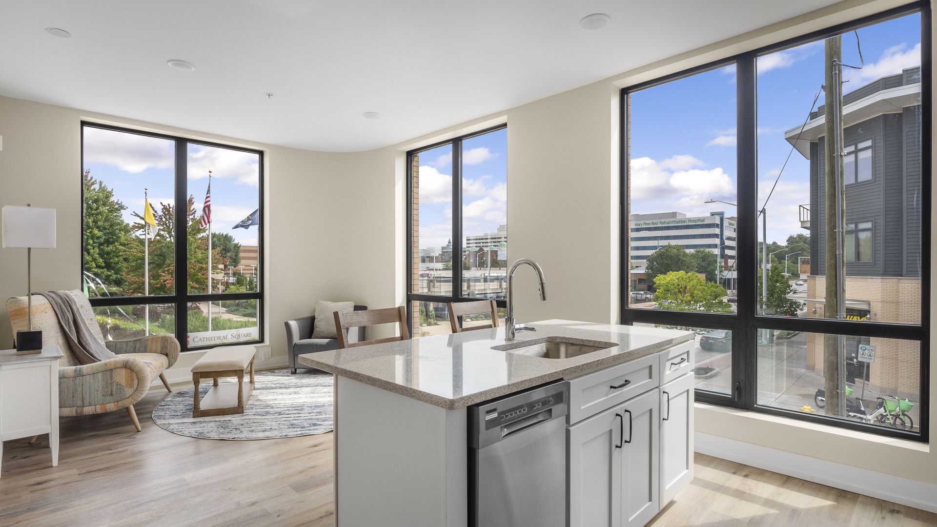 Grand Rapids Apartment: 90 Wealthy Street SE,
