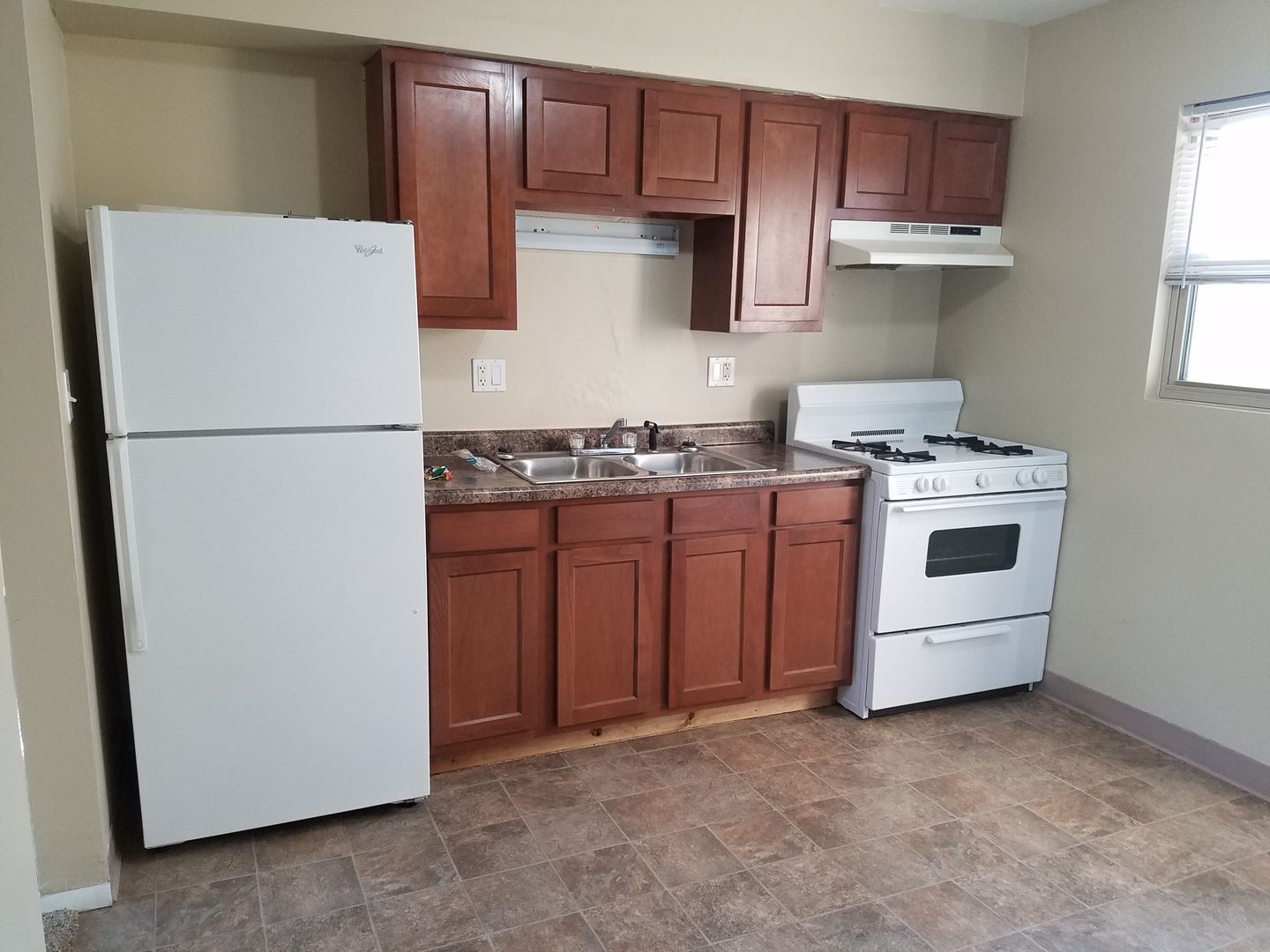 Grand Rapids Apartment: 1038 Glenaire Dr NW
