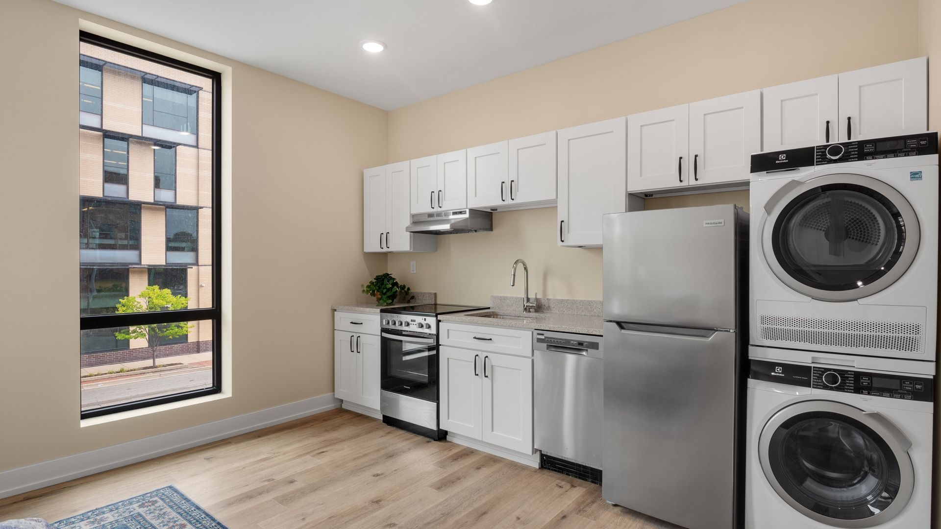 Grand Rapids Apartment: 90 Wealthy Street SE,
