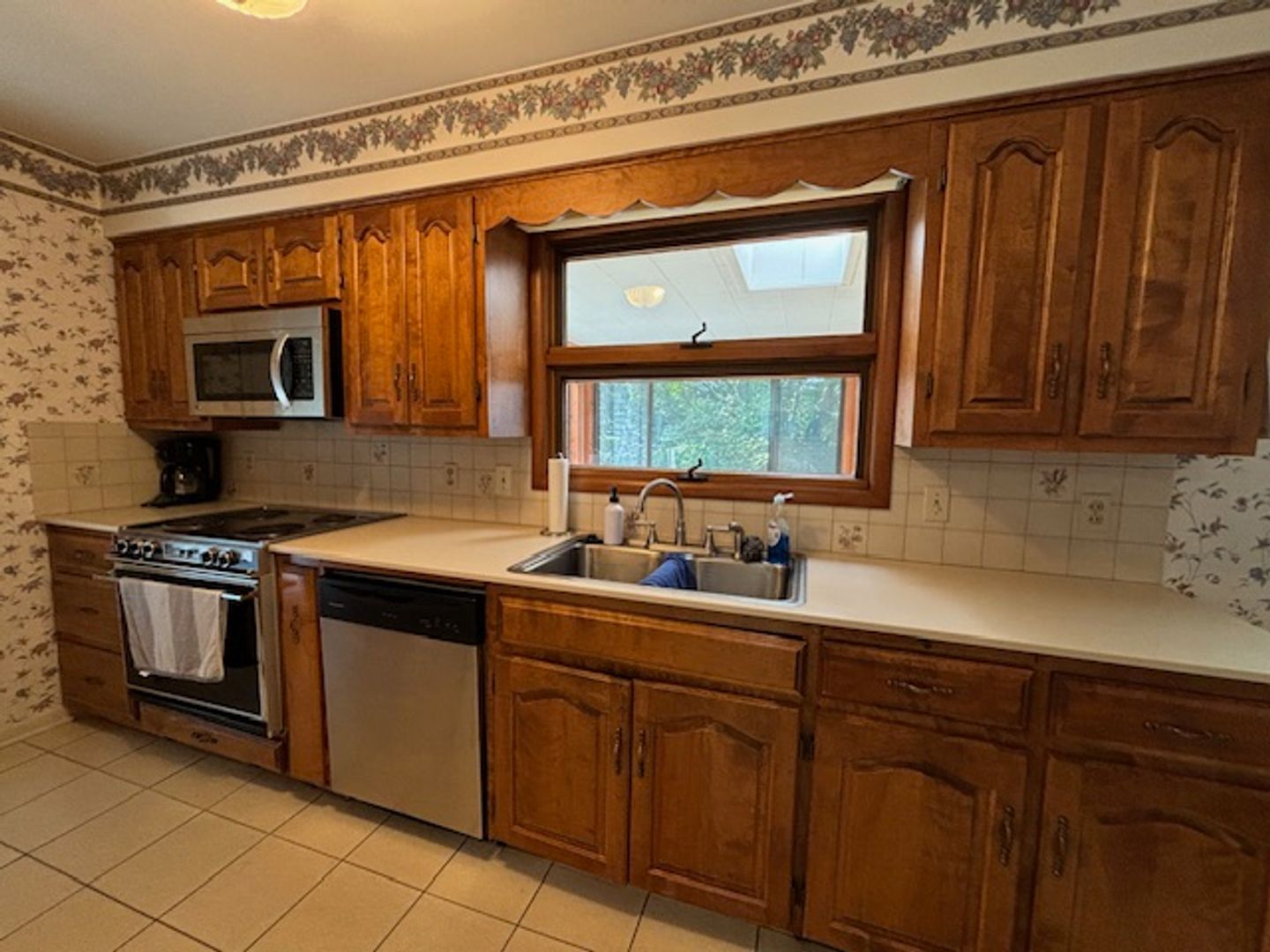 Caledonia House: 7195 Noffke Dr