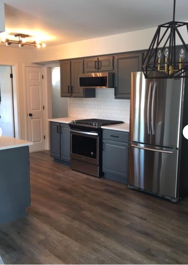 Grand Rapids House: 1357 W Eventide Dr NE