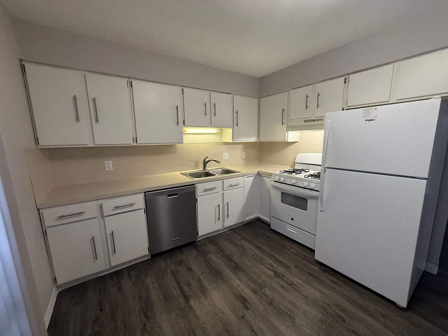 Grand Rapids Apartment: 2081 Shangrai La Dr SE