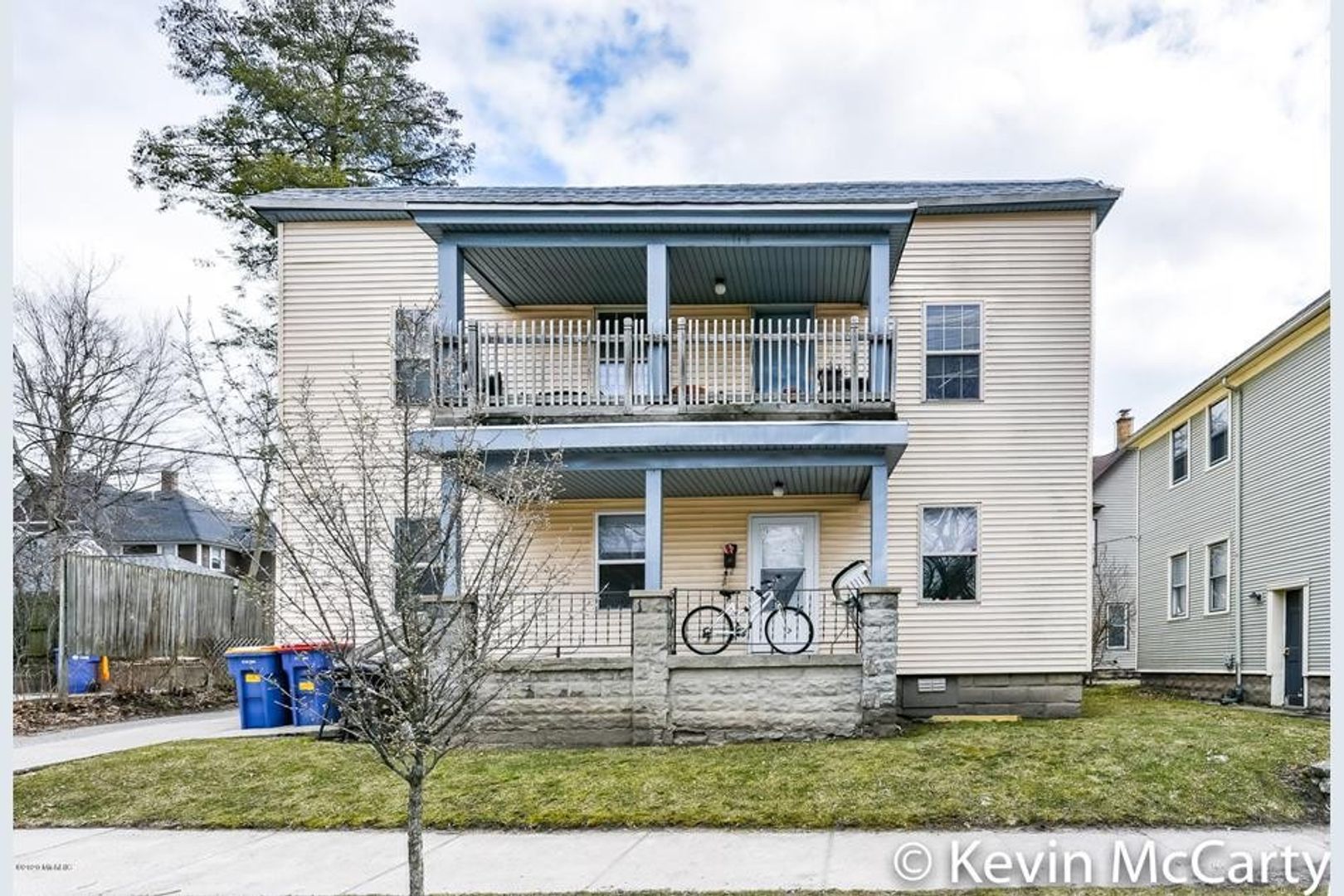 Grand Rapids Apartment: 16 Packard Ave SE