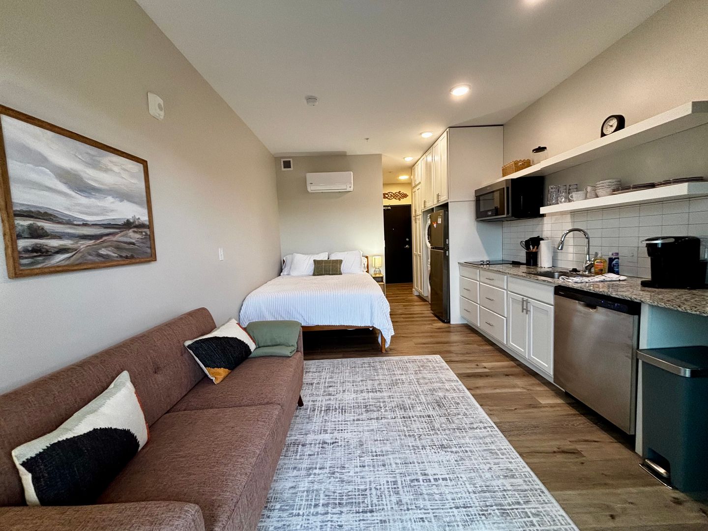 Grand Rapids Apartment: 900 Leonard St NW