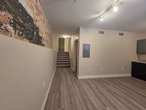 Newly Updated One Bedroom in Historic Building – photo 1