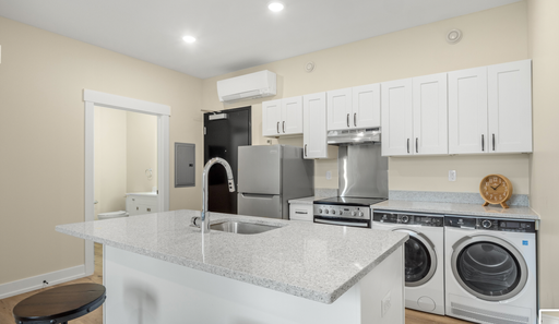Special 2 Bed / 2 Bath for $1,599 until Sept 30 – photo 1