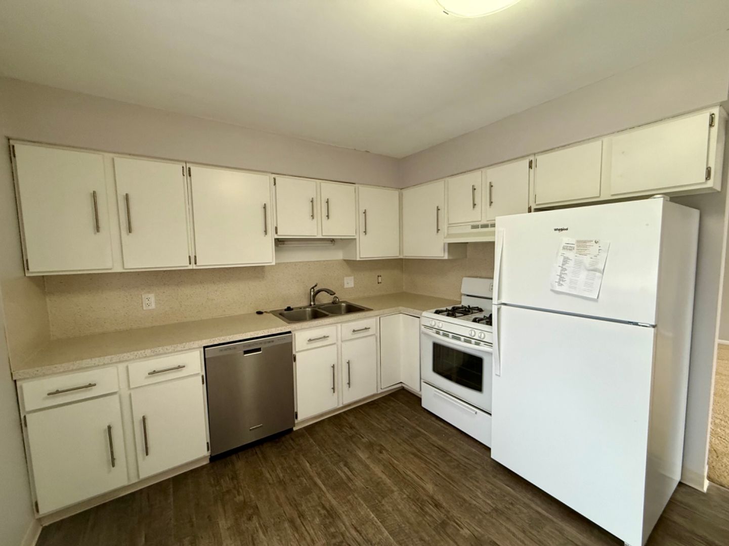 Grand Rapids Apartment: 2081 Shangrai La Dr SE