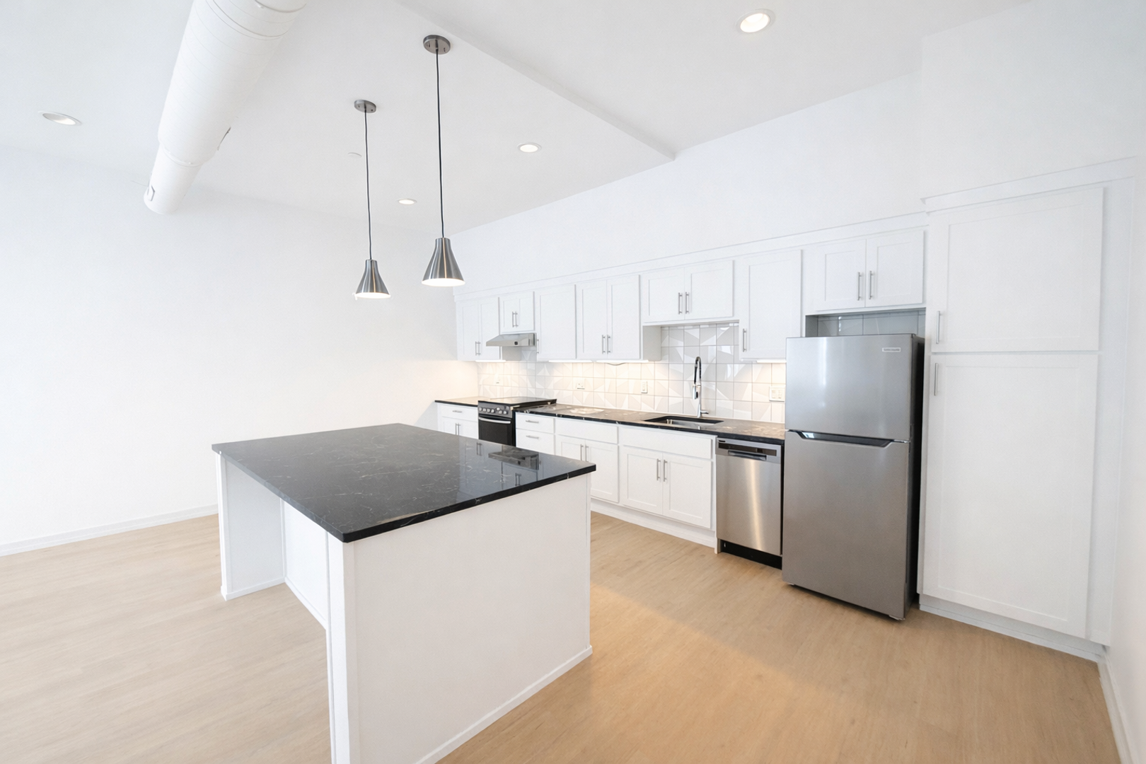Grand Rapids Apartment: 2040 Division Ave S