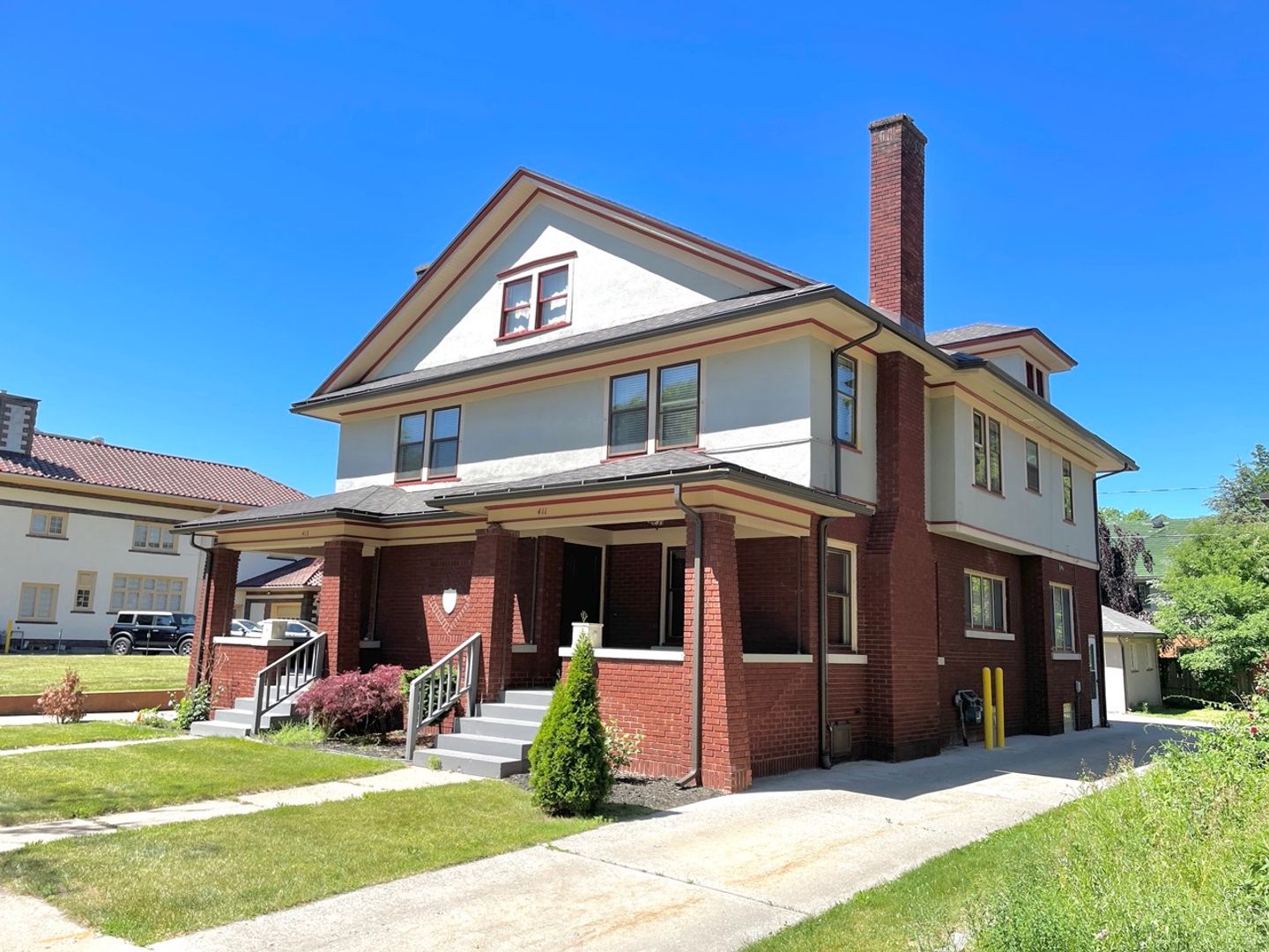 Grand Rapids Apartment: 411 College Ave SE