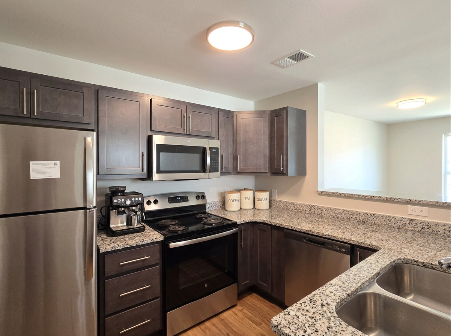 Grandville Apartment: 5943 8th Ave