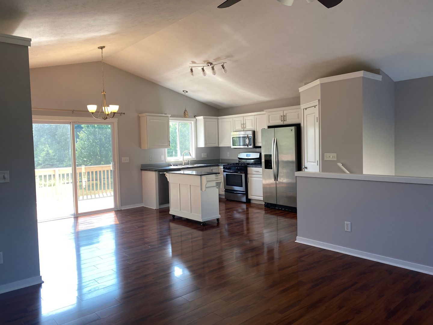 Grand Rapids House: 922 Peachcrest Court NE