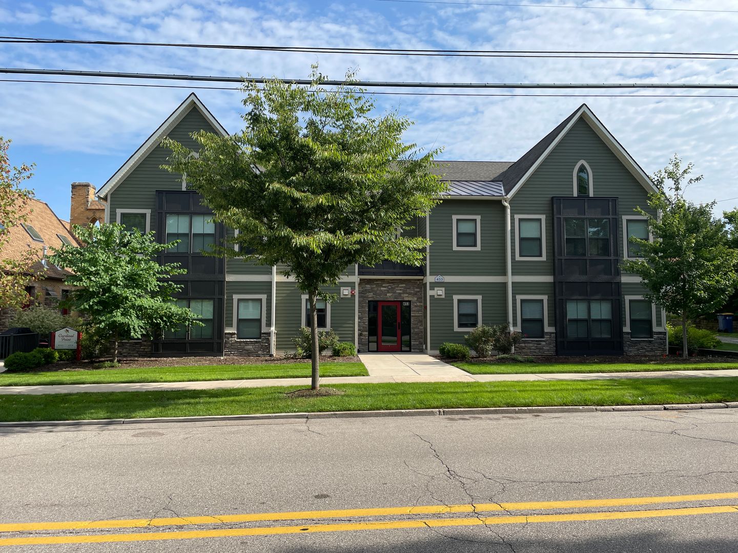 Grand Rapids Apartment: 445 Knapp St NE