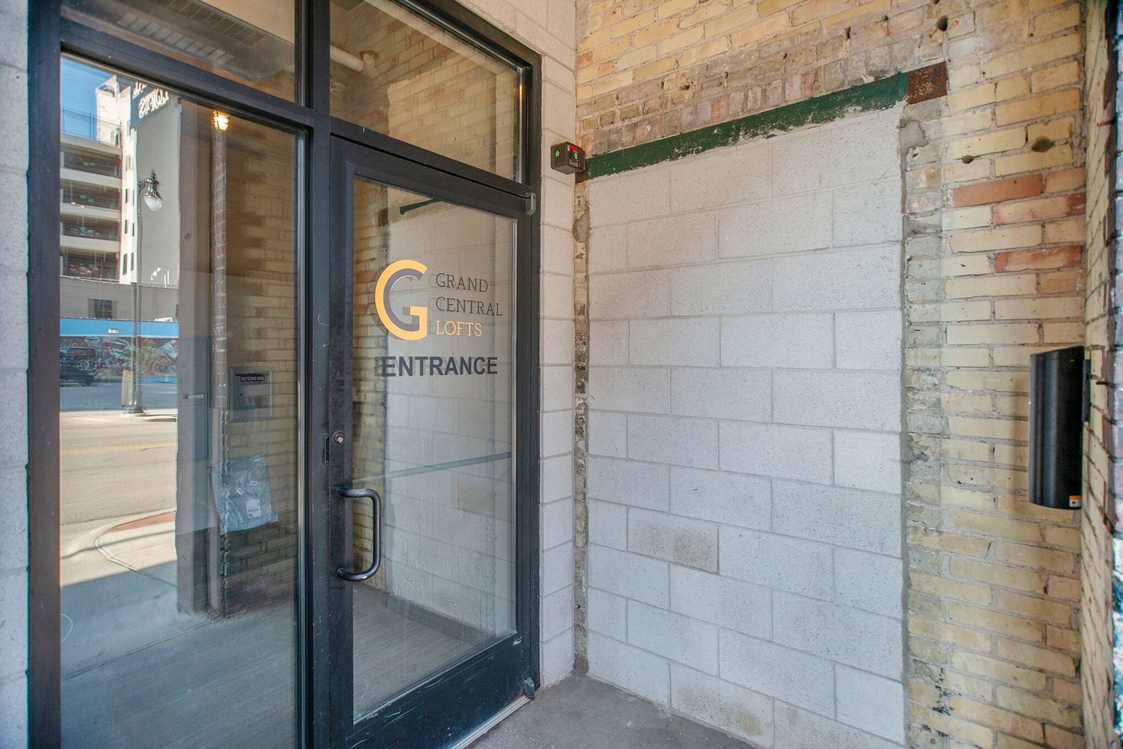 Grand Rapids Apartment: 100 Commerce Ave SW