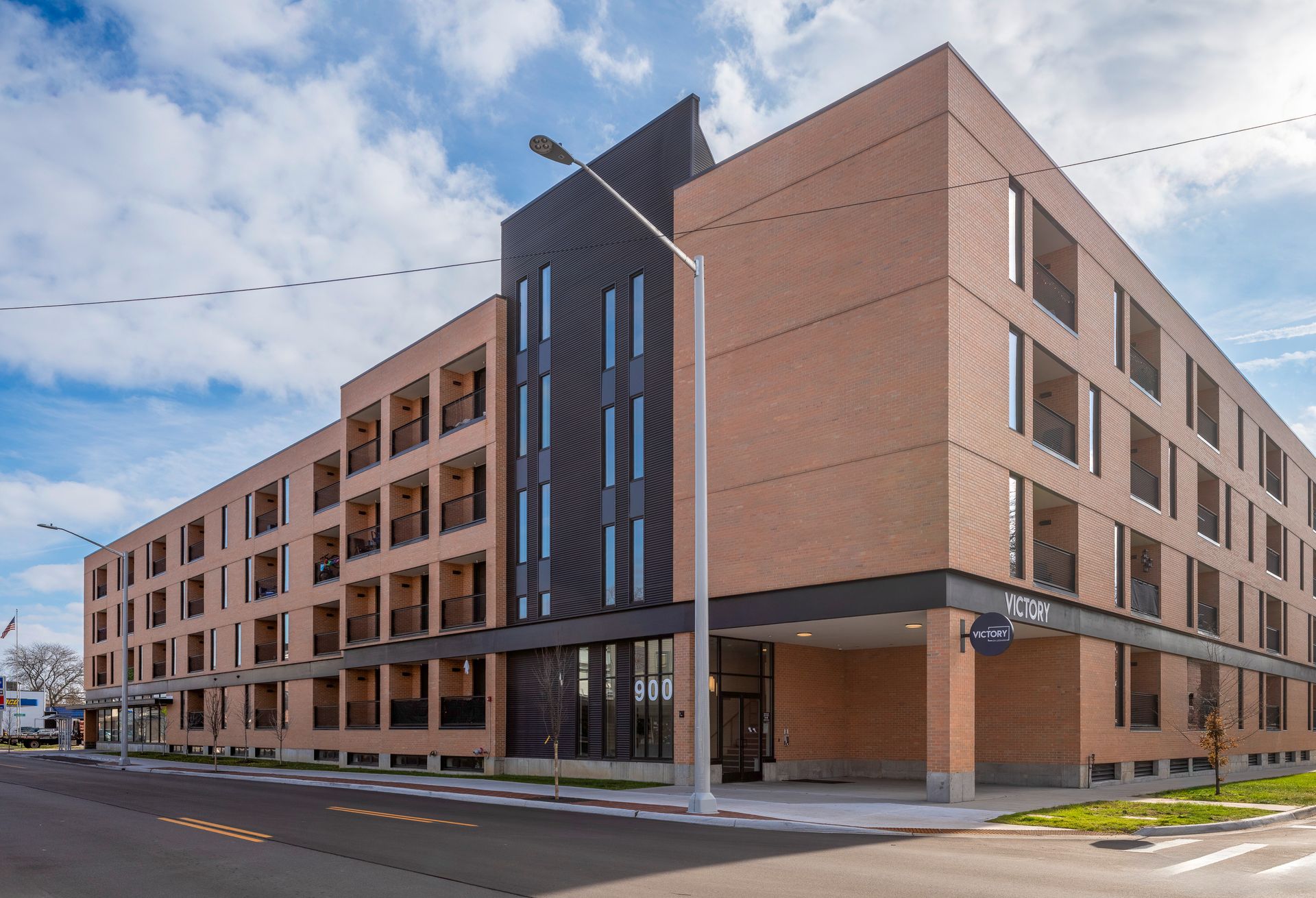 Grand Rapids Apartment: 900 Leonard St NW