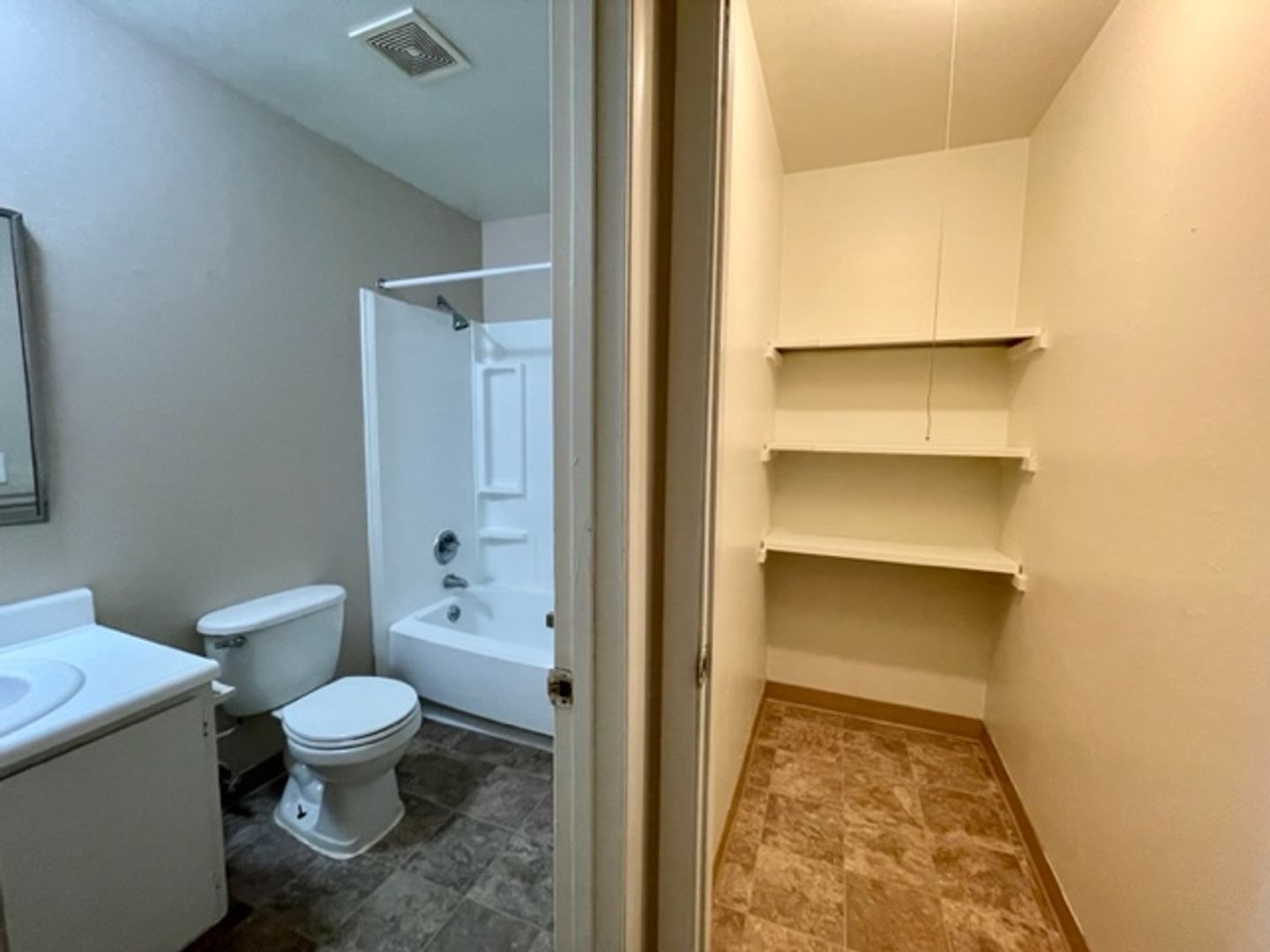Wyoming Apartment: 2935 Oak Valley Ave SW