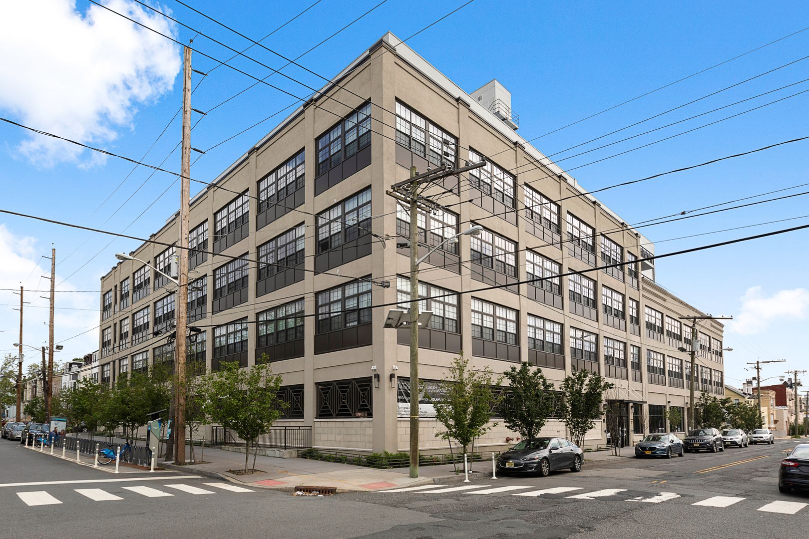 Jersey City Apartment: 136 Oakland Avenue