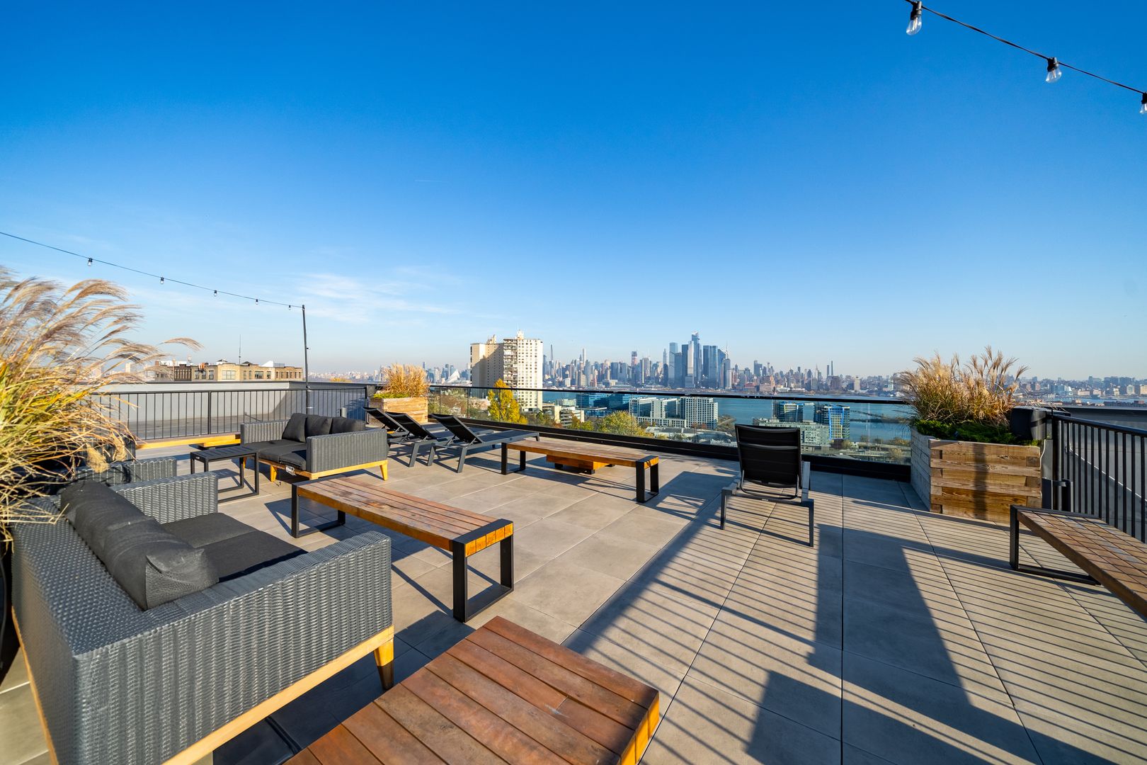Union City Apartment: 1415 Manhattan Avenue