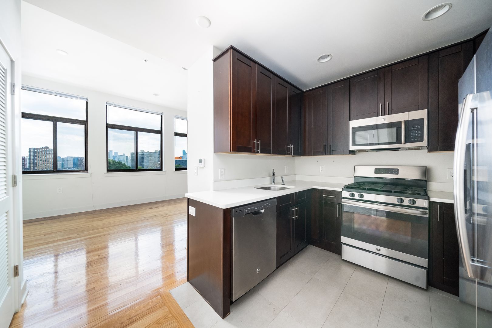 Jersey City Apartment: 136 Oakland Avenue
