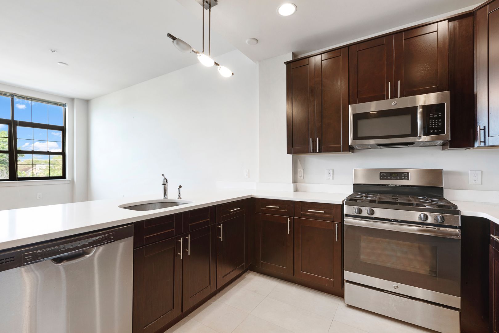 Jersey City Apartment: 136 Oakland Avenue