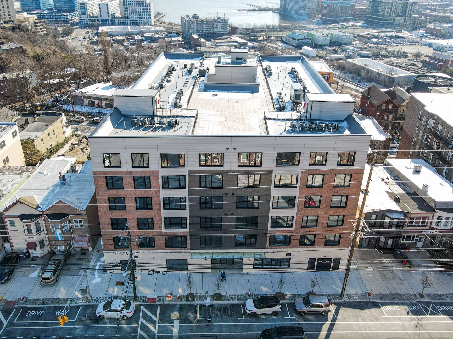 Union City Apartment: 1415 Manhattan Avenue