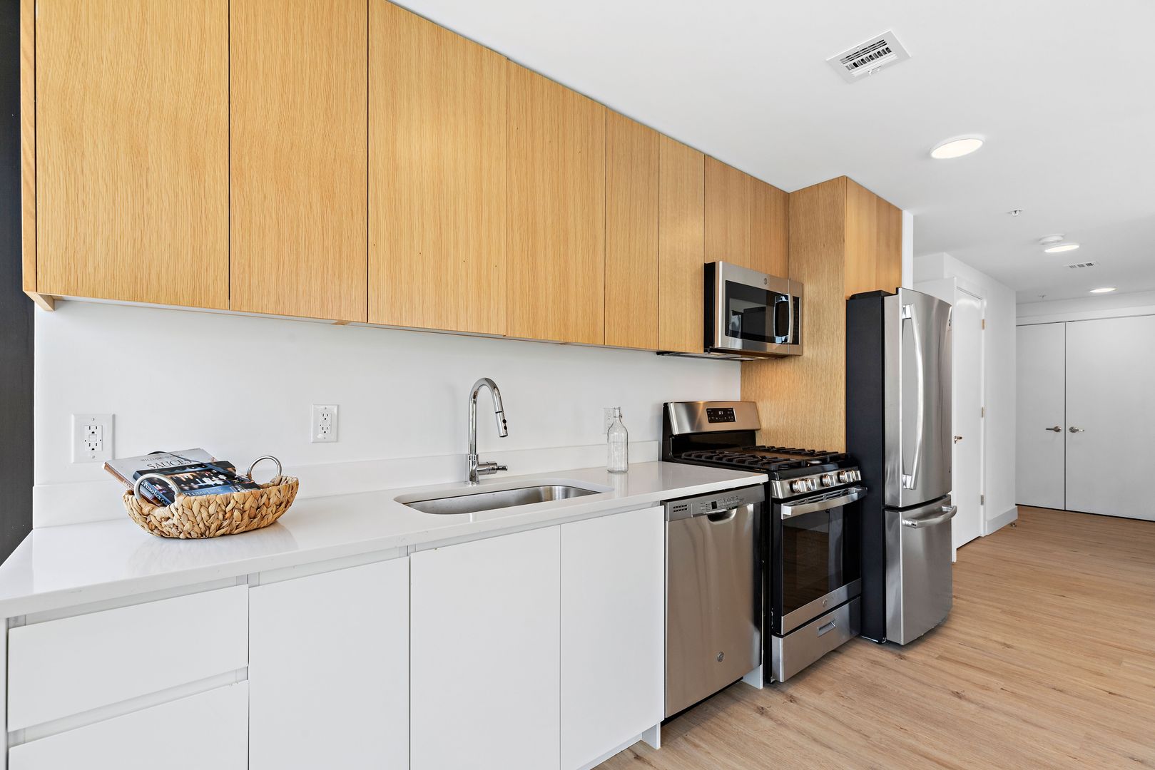 Weehawken Apartment: 231 32nd Street