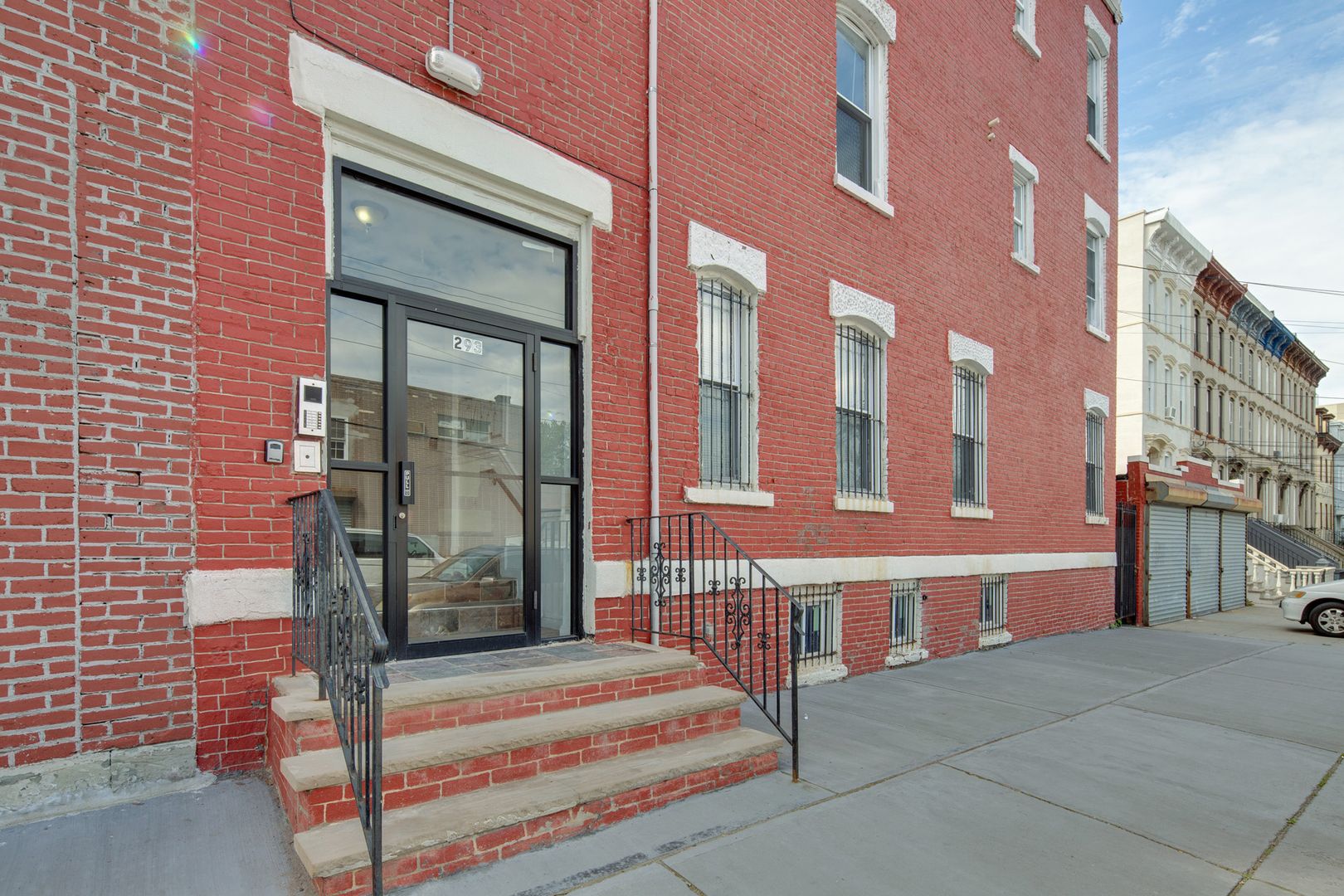 Jersey City Apartment: 293 Communipaw Ave